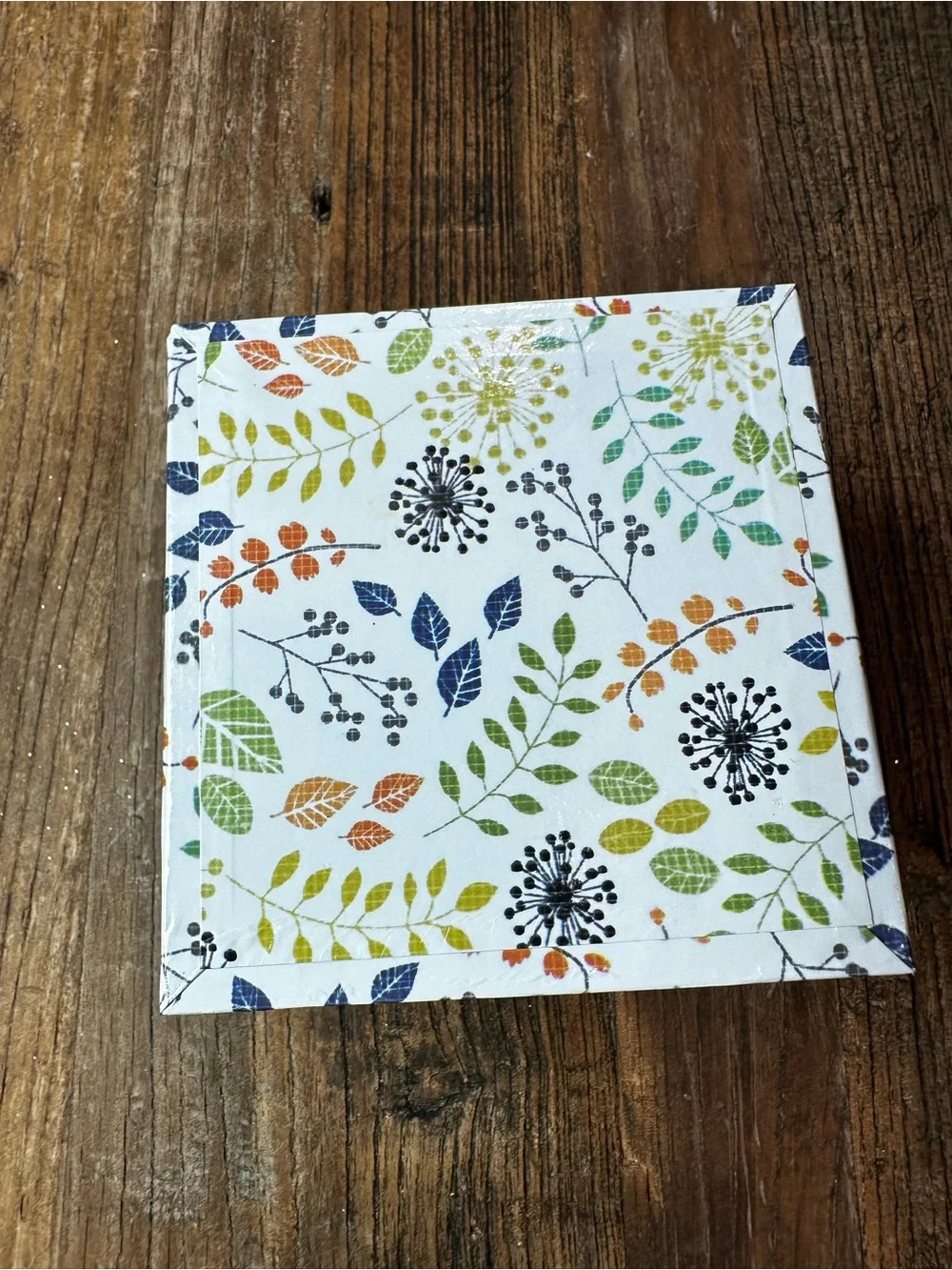 Leaf Print gift box - White with Multicolor Leaf Pattern